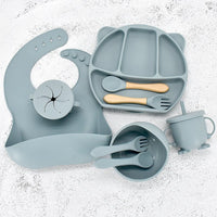 Set repas bébé 8 pièces en silicone sans BPA : assiette ventouse, bol, bavoir, couverts et gobelet. Sécurisé, prêt à offrir et conforme CCPSA- Kid Baby shop